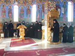 Convocarea sinaxei cu stareţii şi slujitorii mănăstirilor din Episcopia Caransebeşului